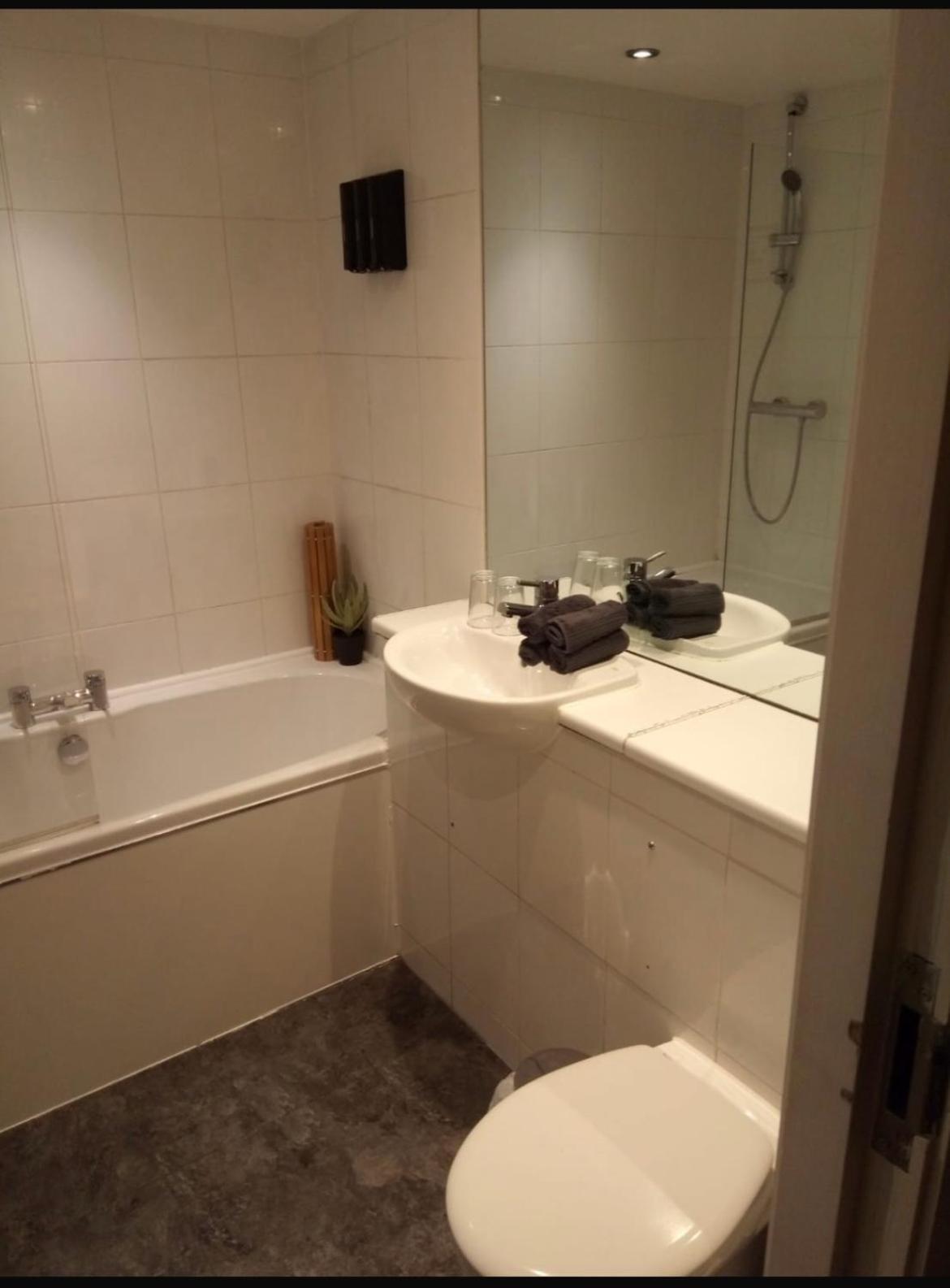 Stunning Liverpool City Center Apartment Esterno foto